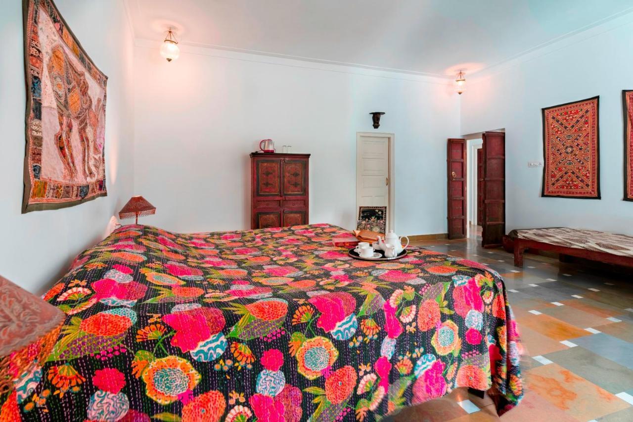 Hibiscus Hotel Udaipur Luaran gambar