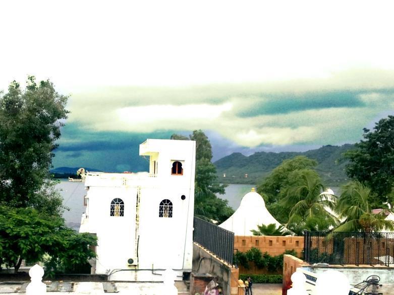 Hibiscus Hotel Udaipur Luaran gambar